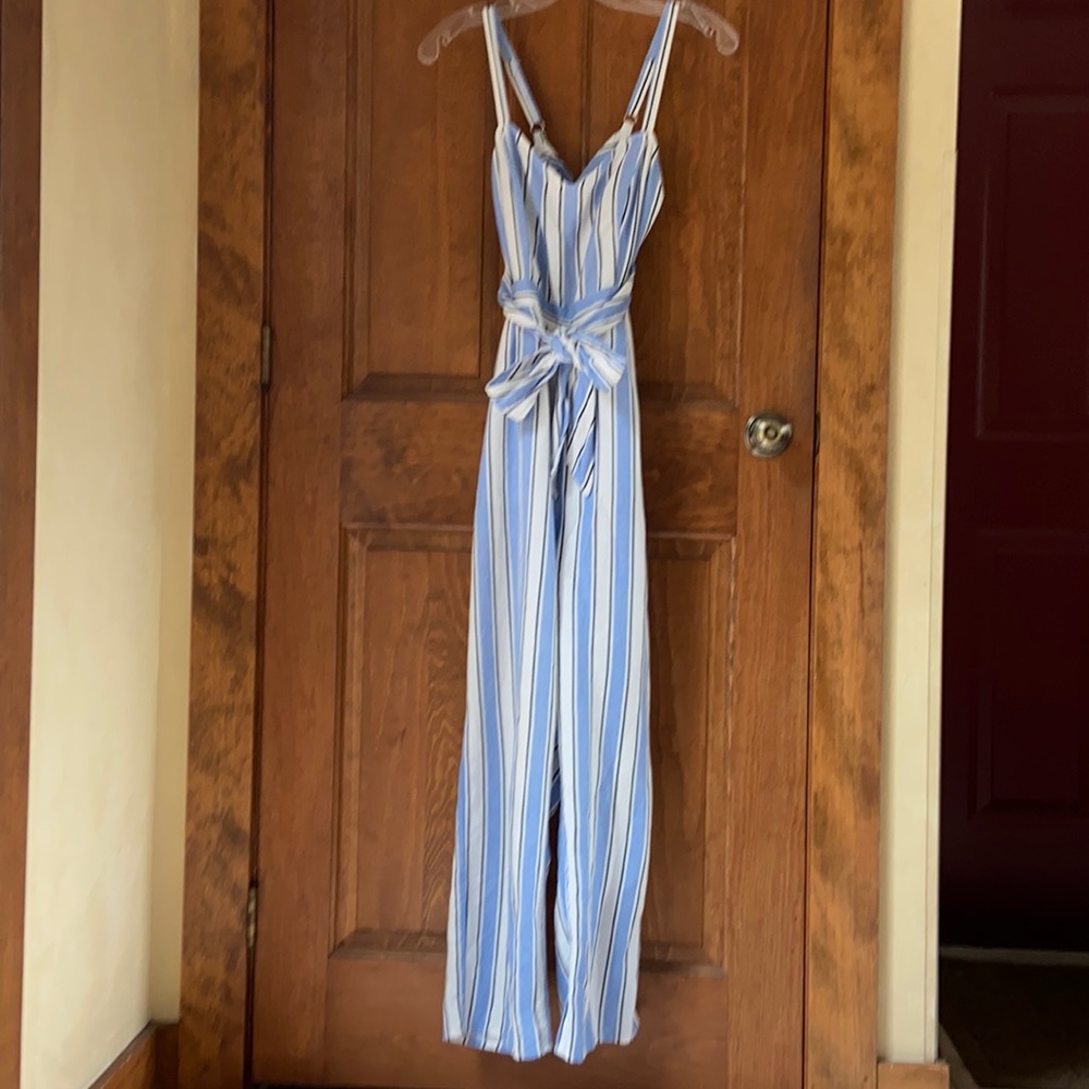 Express- size S - romper Adjustable straps - twist back/ tie in front style